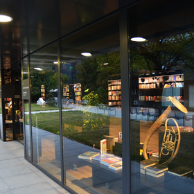 book-store-slide_280x280_crop_478b24840a