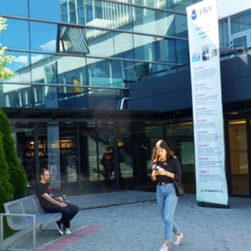 bibliotecni_280x280_crop_478b24840a