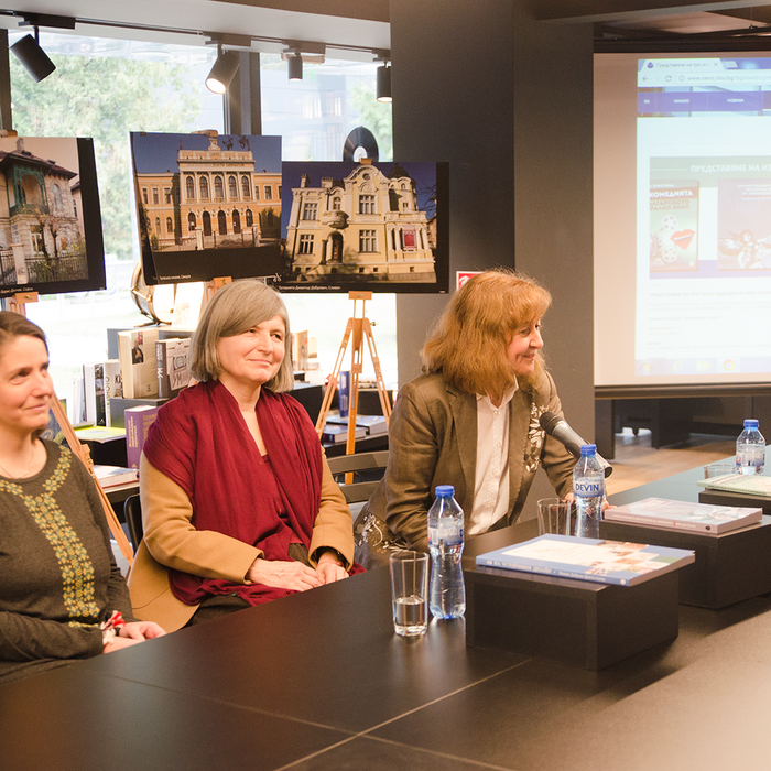 dsc-0026-2_700x700_crop_478b24840a