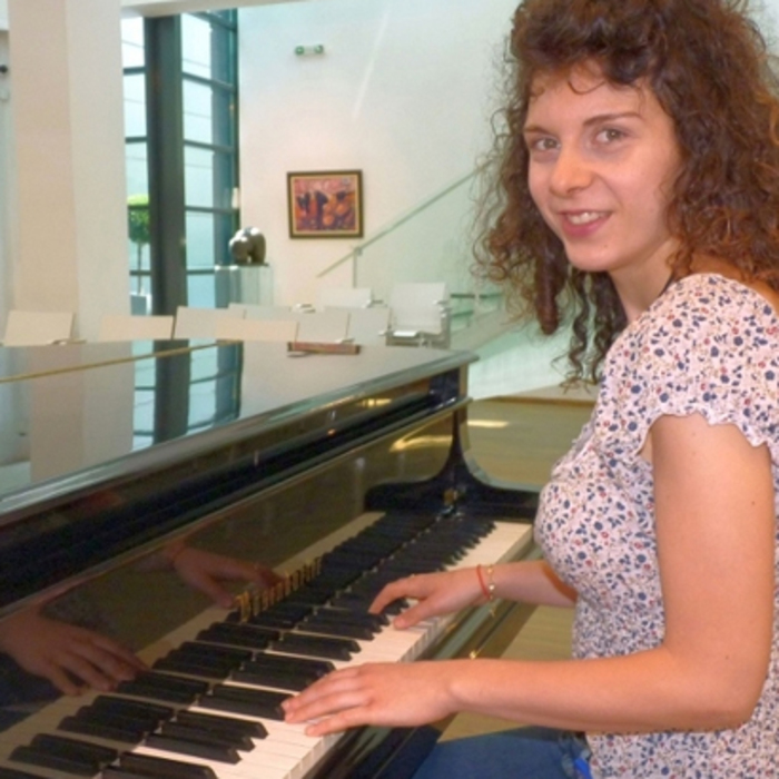 v-sveta-na_700x700_crop_478b24840a