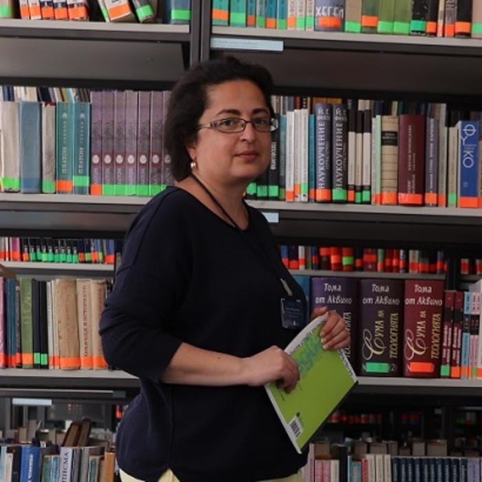 015_700x700_crop_478b24840a