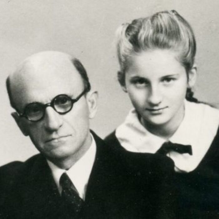 mutafchievi1_700x700_crop_478b24840a