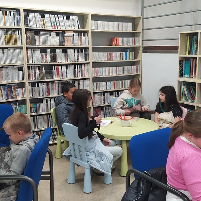 344880980-2267453626788069-1333146873273062206-n_700x700_crop_478b24840a