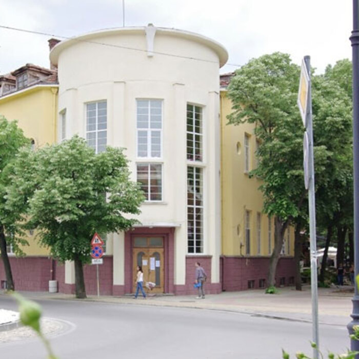 biblioteka-iskra-kazanlak-com_700x700_crop_478b24840a