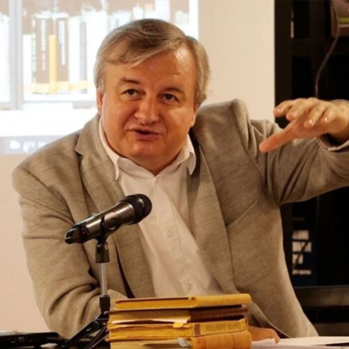 plamen-doinov-nbu-centyr-za-knigata_700x700_crop_478b24840a