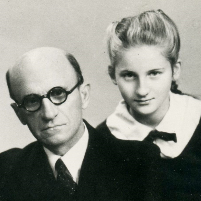 mutafchievi_700x700_crop_478b24840a